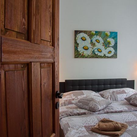 Kopretina Apartment Cerne Udoli Luaran gambar