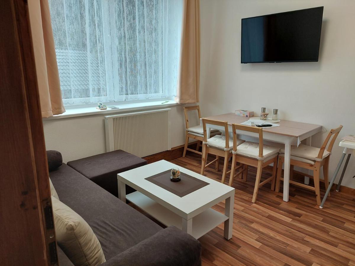 Kopretina Apartment Cerne Udoli Luaran gambar
