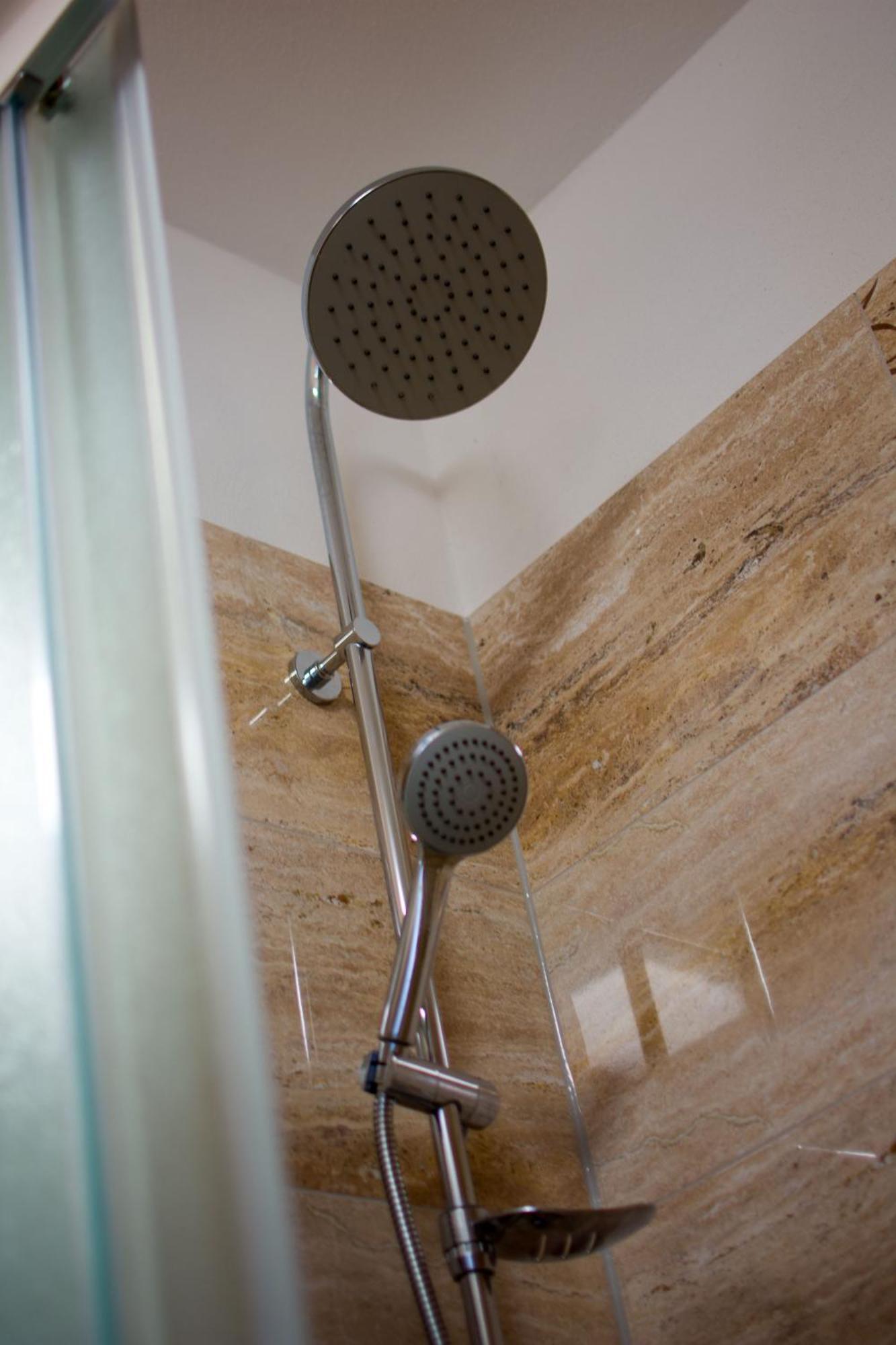 Kopretina Apartment Cerne Udoli Luaran gambar