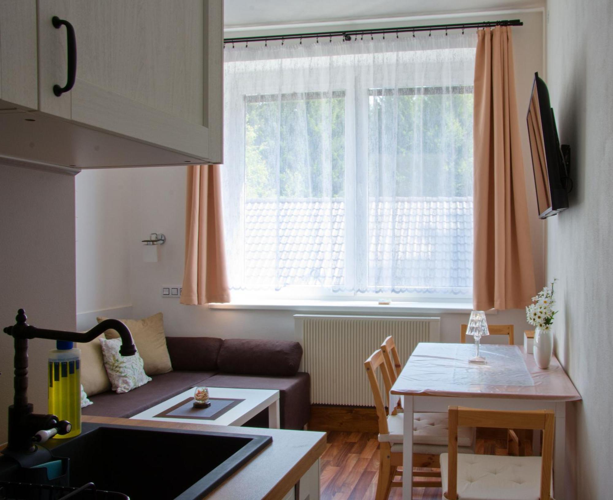 Kopretina Apartment Cerne Udoli Luaran gambar